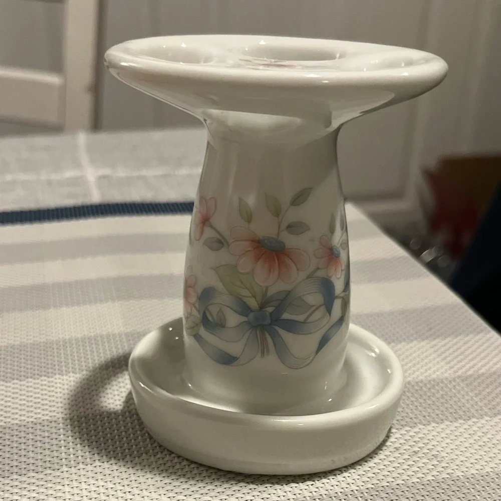 Porcelain Toothbrush Holder. Excellent used condition